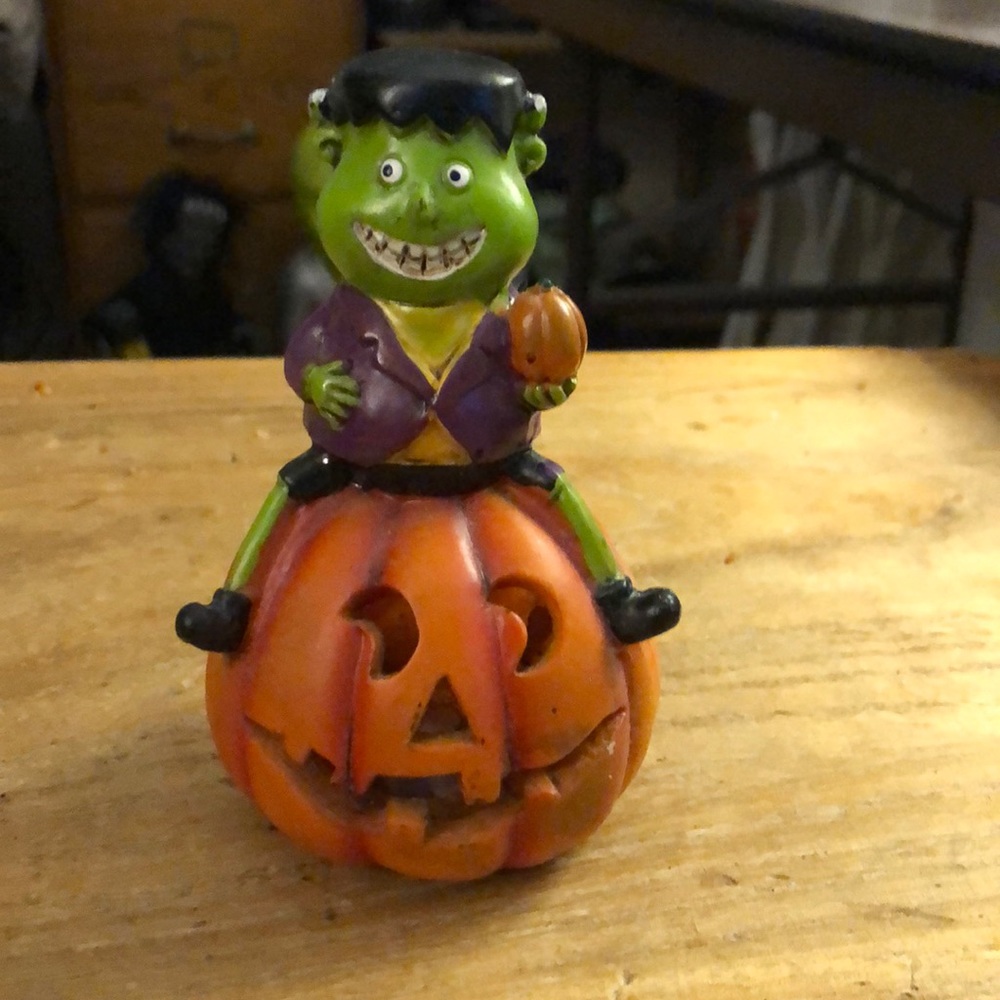 Frankenstein Halloween light up decor 3x5